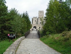 Castle Strečno - entrance